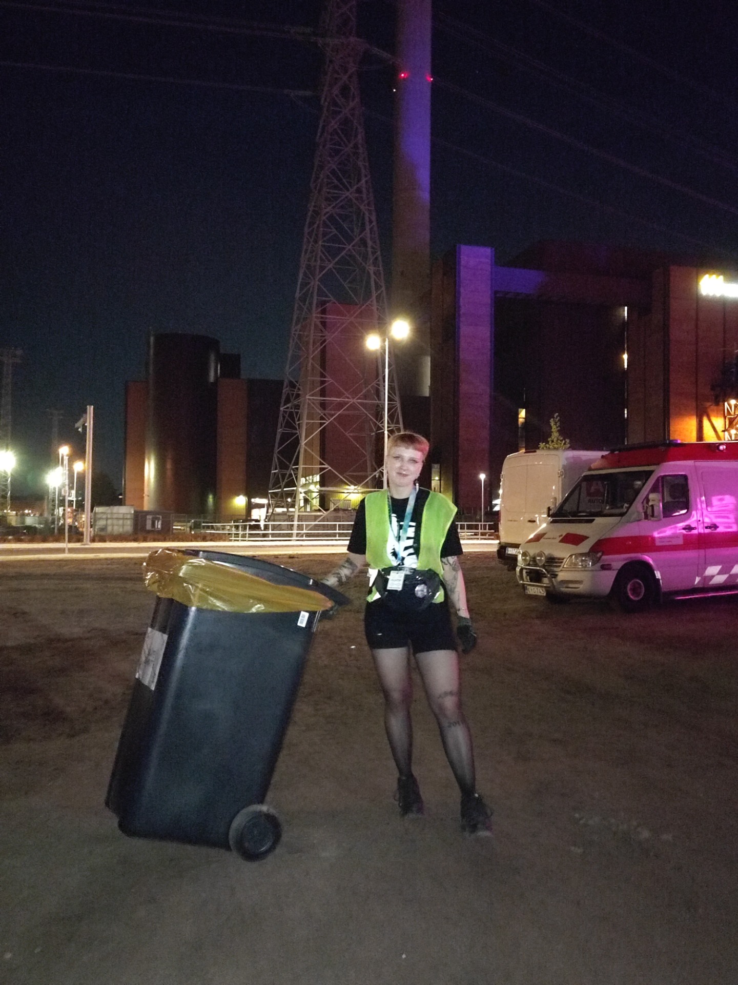 Vapaaehtoisena siivoamassa Flow-festivaaleilla